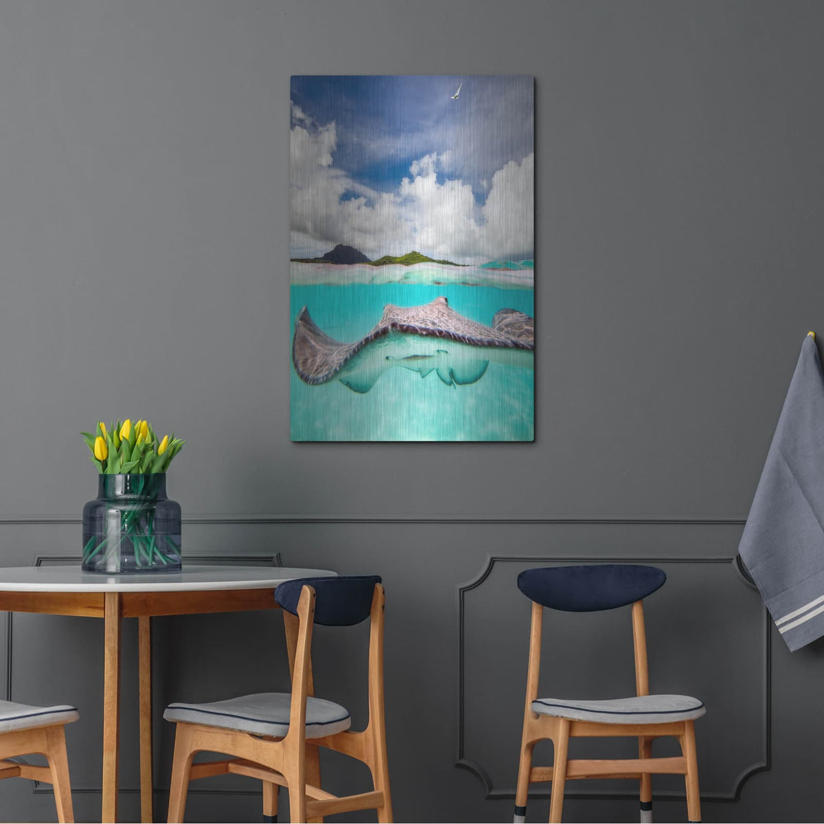 'Stingray' by Jesse Estes – Metal Wall Art, 24x36 room view