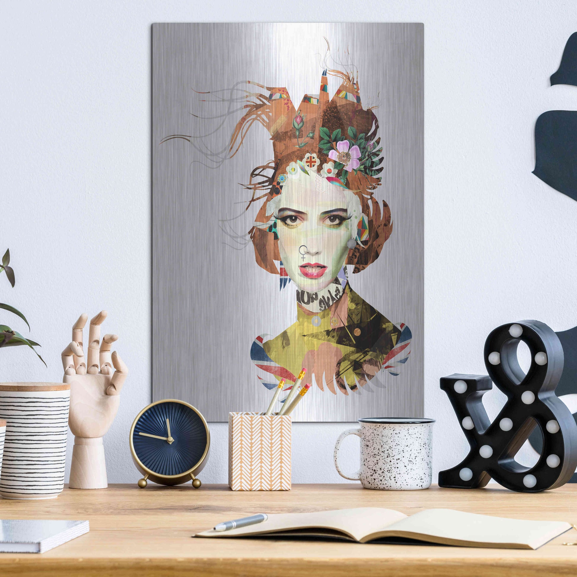 Luxe Metal Art 'The Queen' by Giulio Lurissevich, Metal Wall Art,12x16