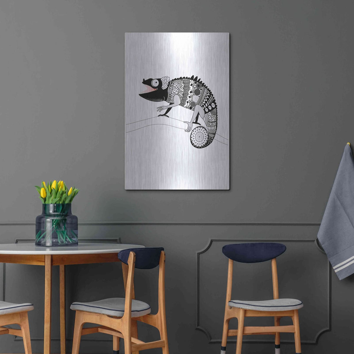 'Gecko' by GraphINC – Metal Wall Art, 24x36 room view