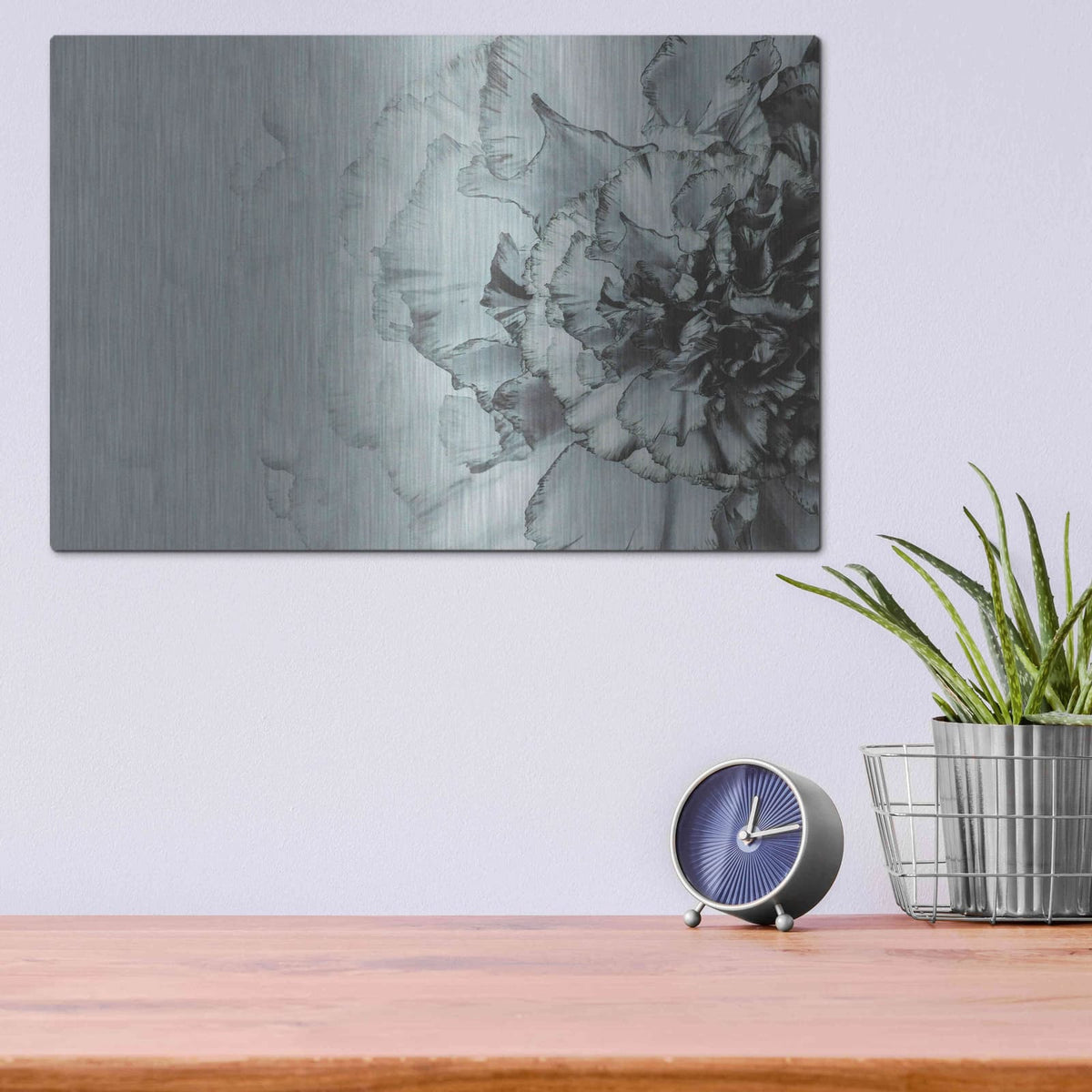'Close Up Flower' by Incado – Metal Wall Art, 16x12 room view