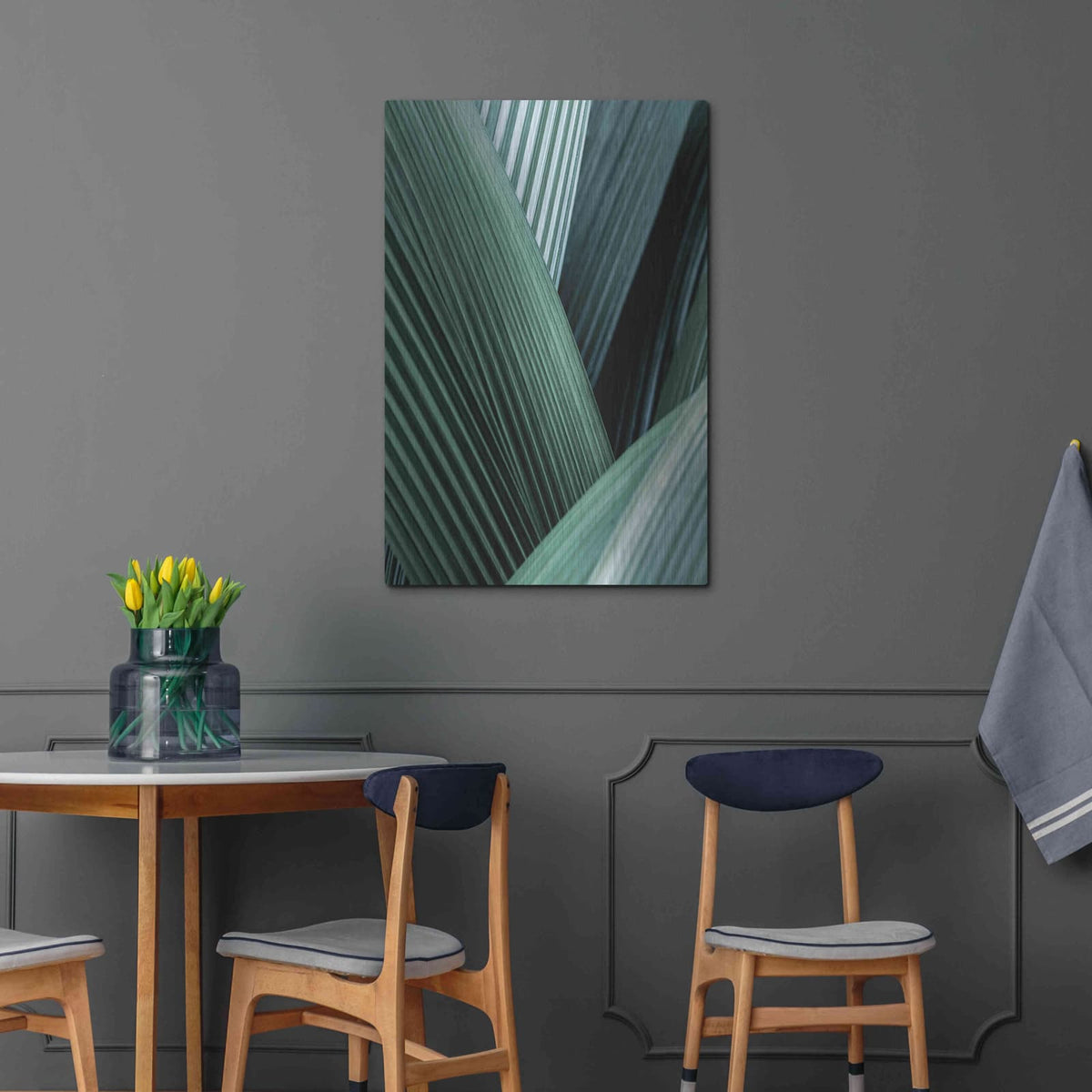 'Close Up I' by Incado – Metal Wall Art, 24x36 room view