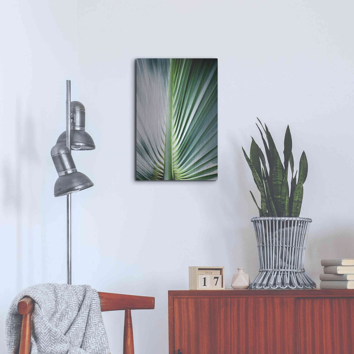 'Close Up III' by Incado – Metal Wall Art, 16x24 room view