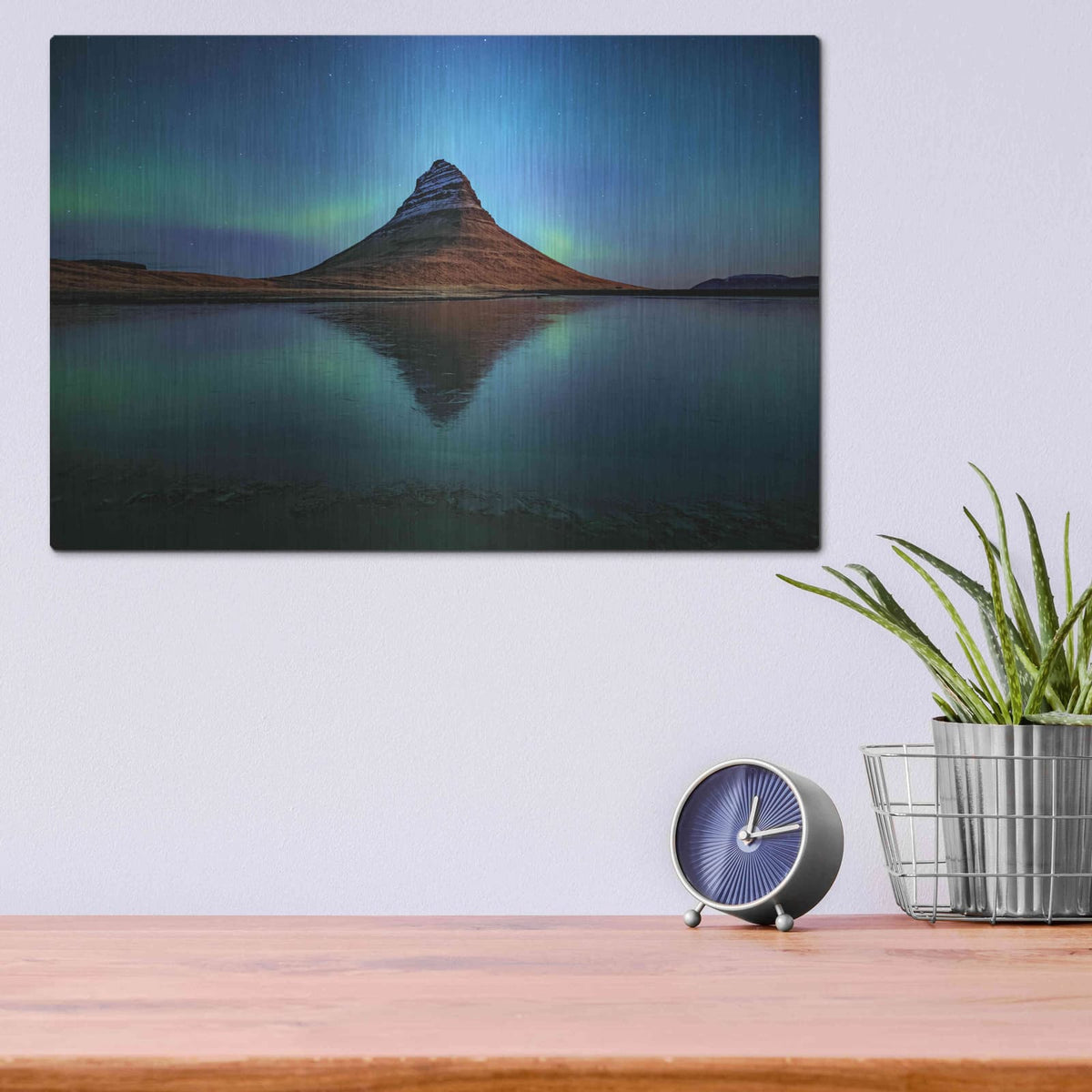 'Northern Light Aurora Borealis Over Kirkjufell 2' by Luxe Metal Portfolio – Metal Wall Art, 16x12 room view