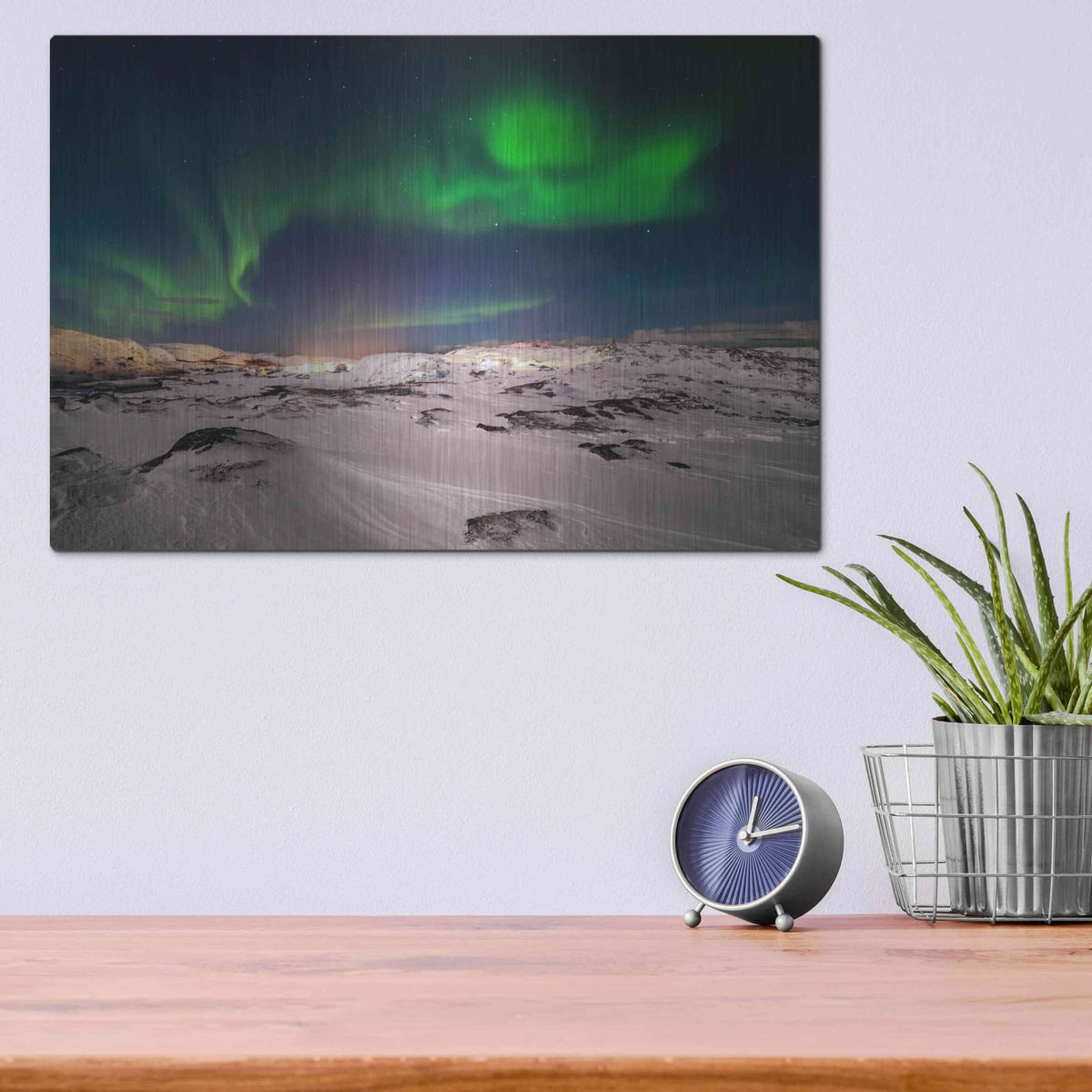 'Northern Lights On The Arctic Ocean Shore 2' by Luxe Metal Portfolio – Metal Wall Art, 16x12 room view