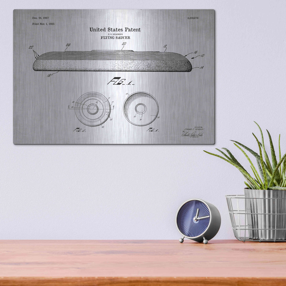 Luxe Metal Art 'Flying Disc Blueprint Patent White' Metal Wall Art,16x12