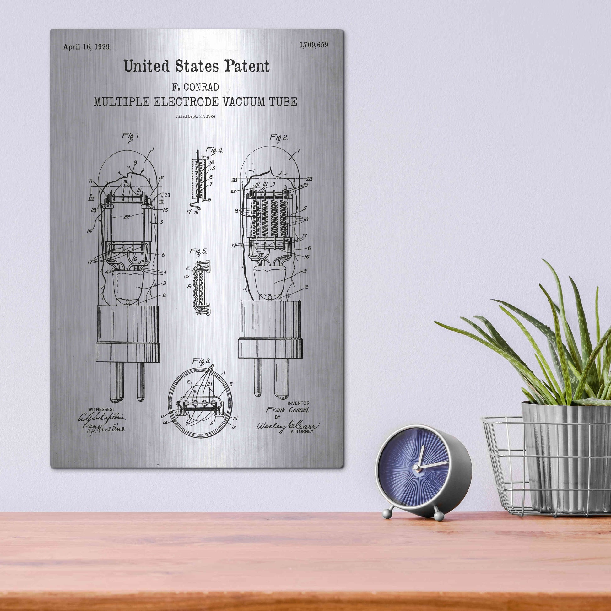 Luxe Metal Art 'Vacuum tube Blueprint Patent White' Acrylic Glass Wall Art,12x16