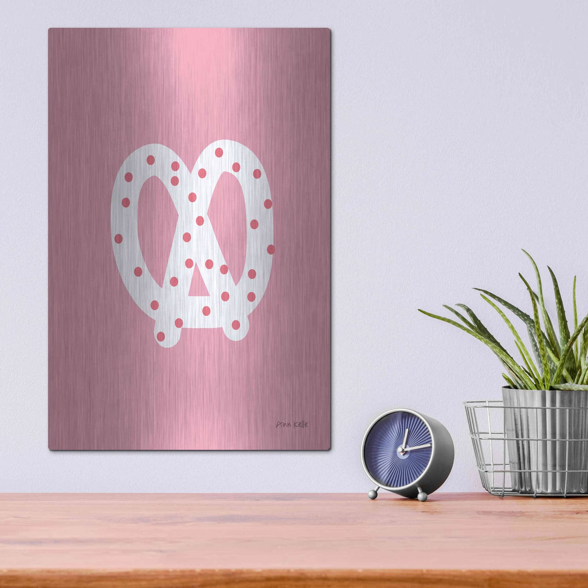 'Pretzel' by Ann Kelle – Metal Wall Art, 12x16 room view
