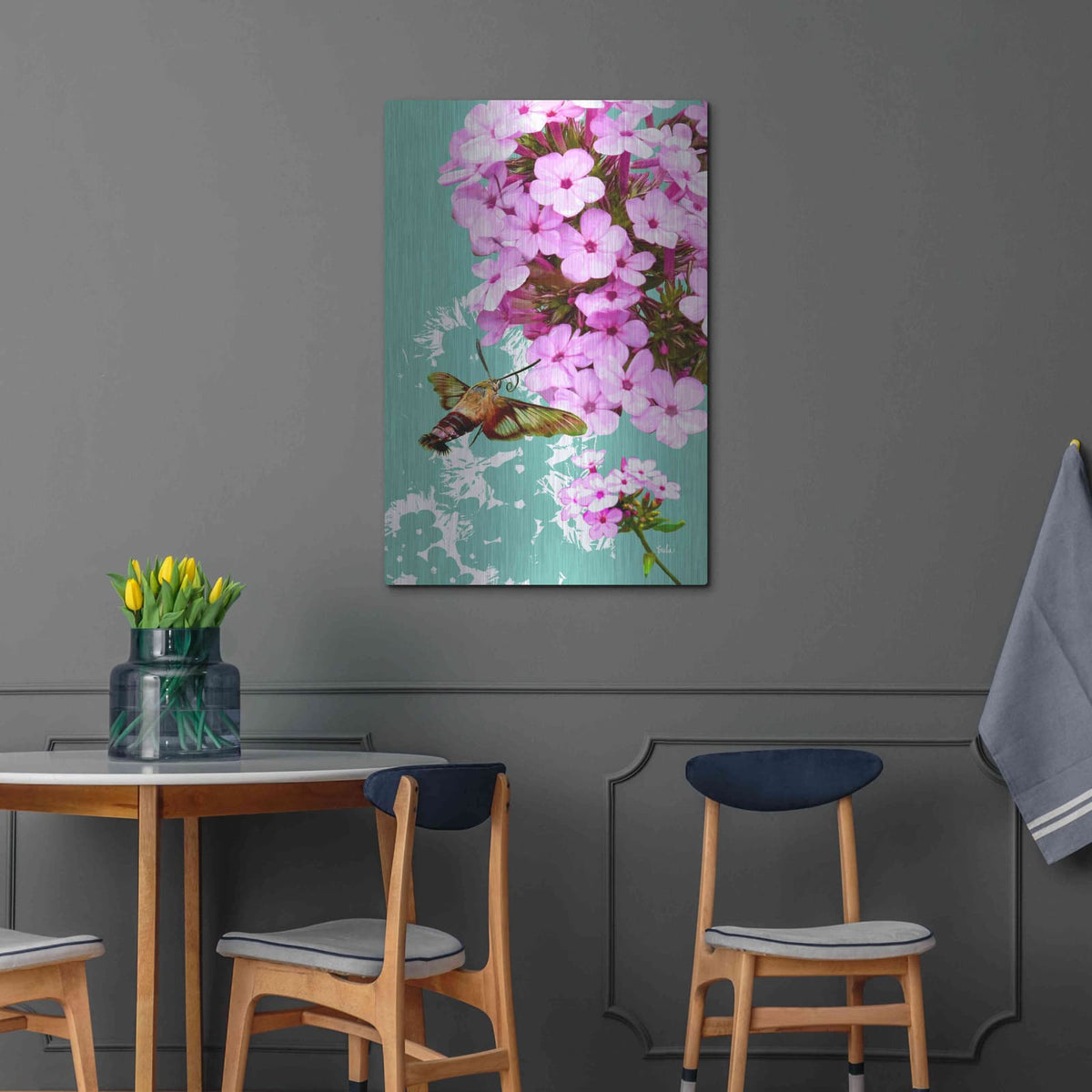 'Clearwing On Flox' by Evelia Designs – Metal Wall Art, 24x36 room view
