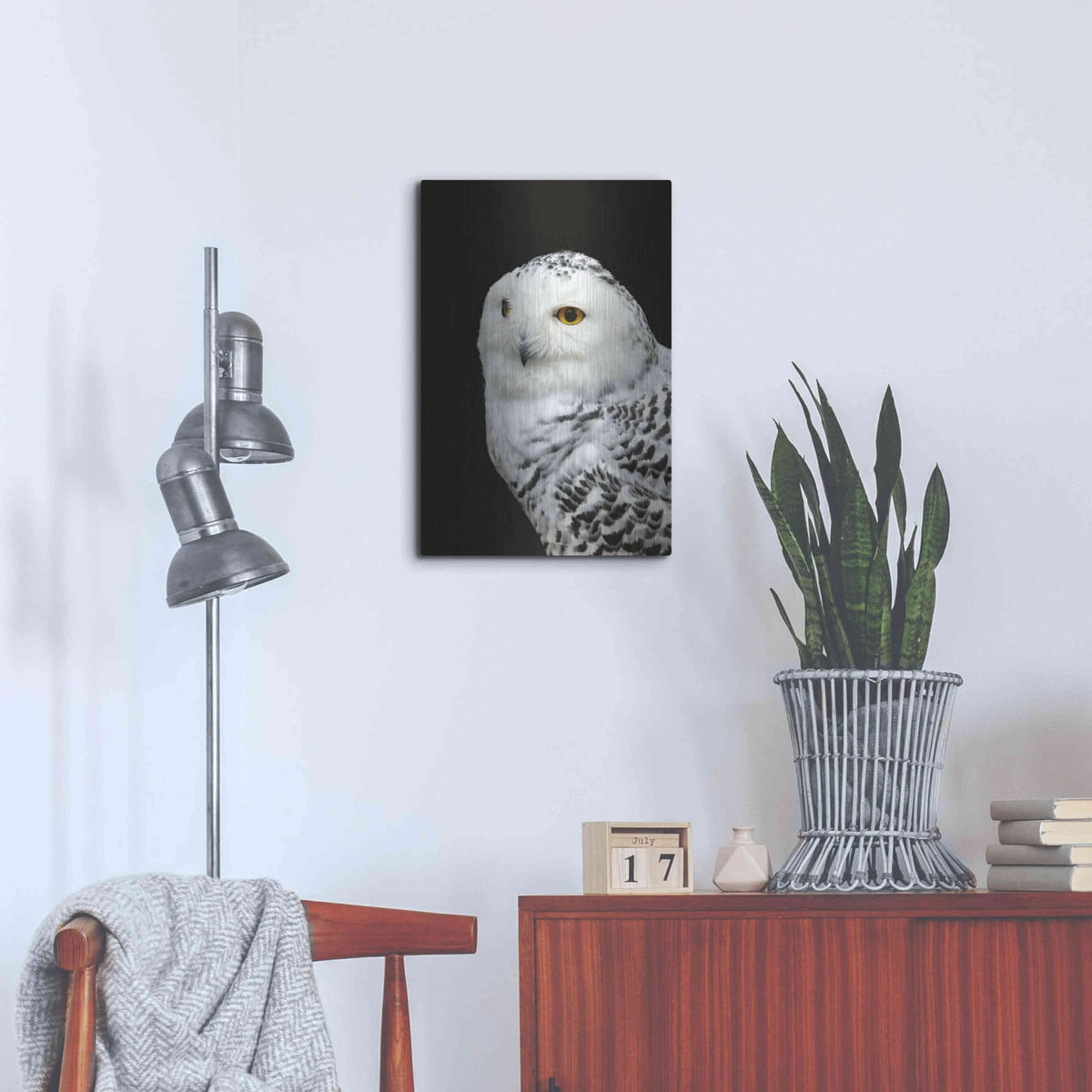'Snowy Owl' by Luxe Metal Portfolio – Metal Wall Art, 16x24 room view