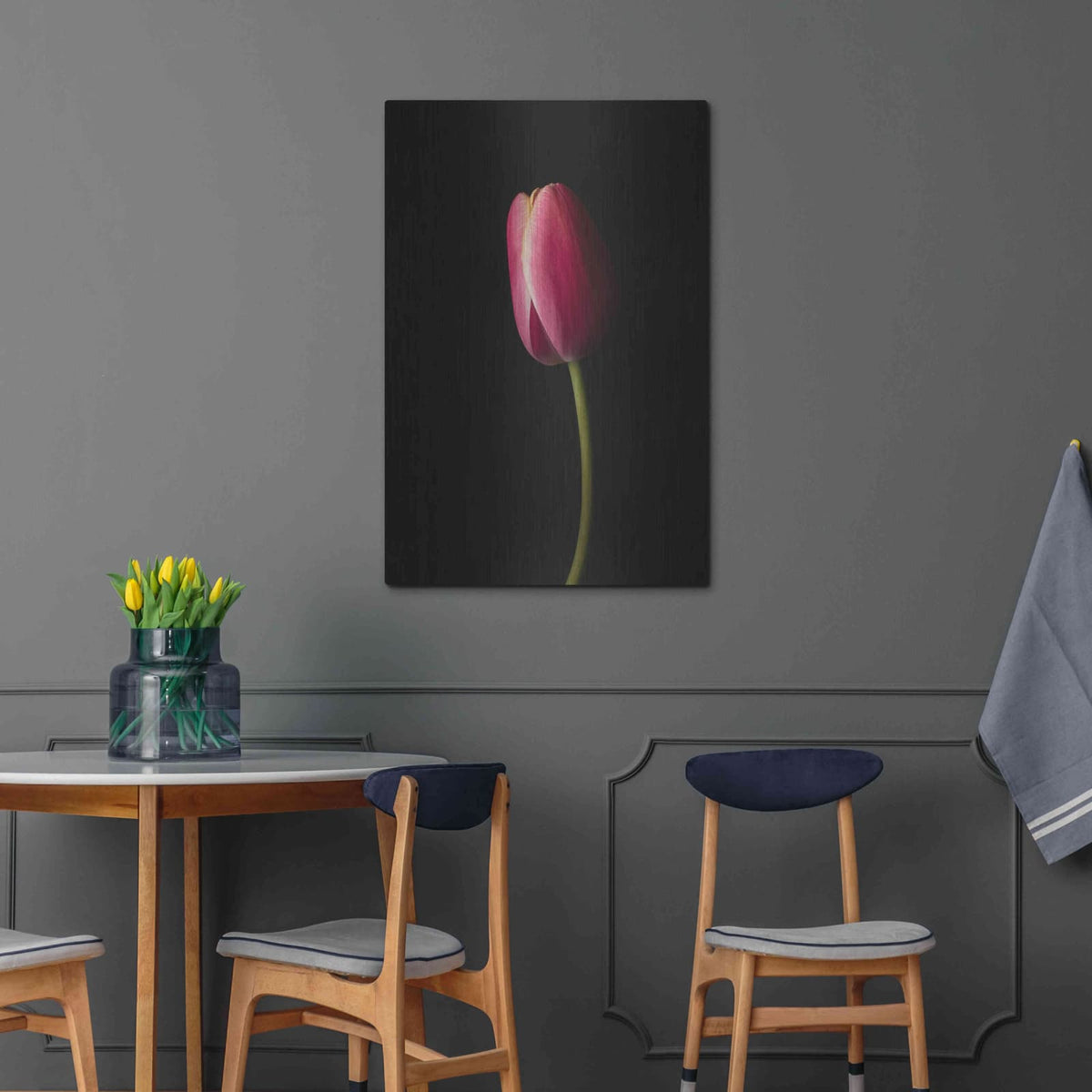 'Perfect Curve' by Leah McLean – Metal Wall Art, 24x36 room view