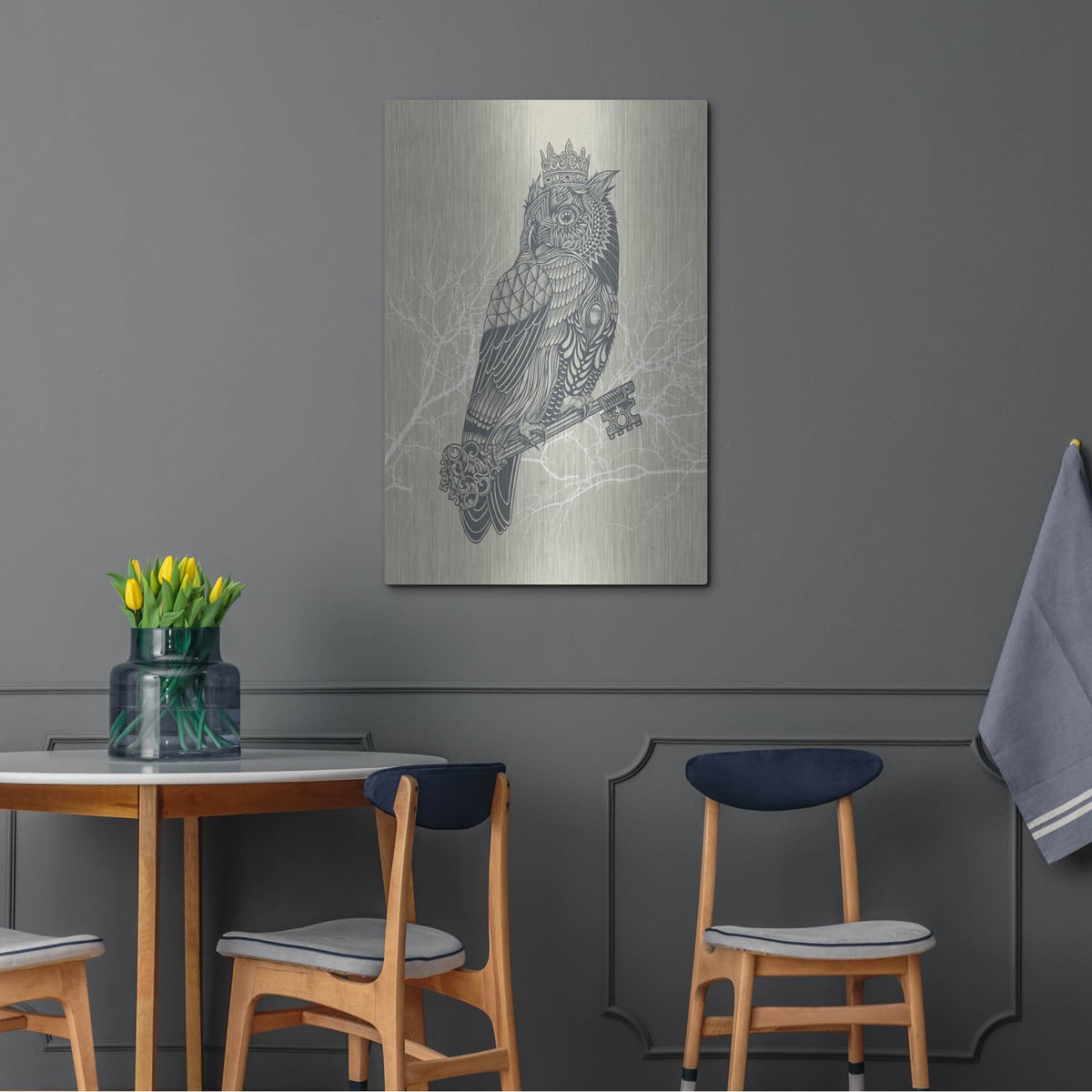 'Owl_King' by Luxe Metal Portfolio – Metal Wall Art, 24x36 room view