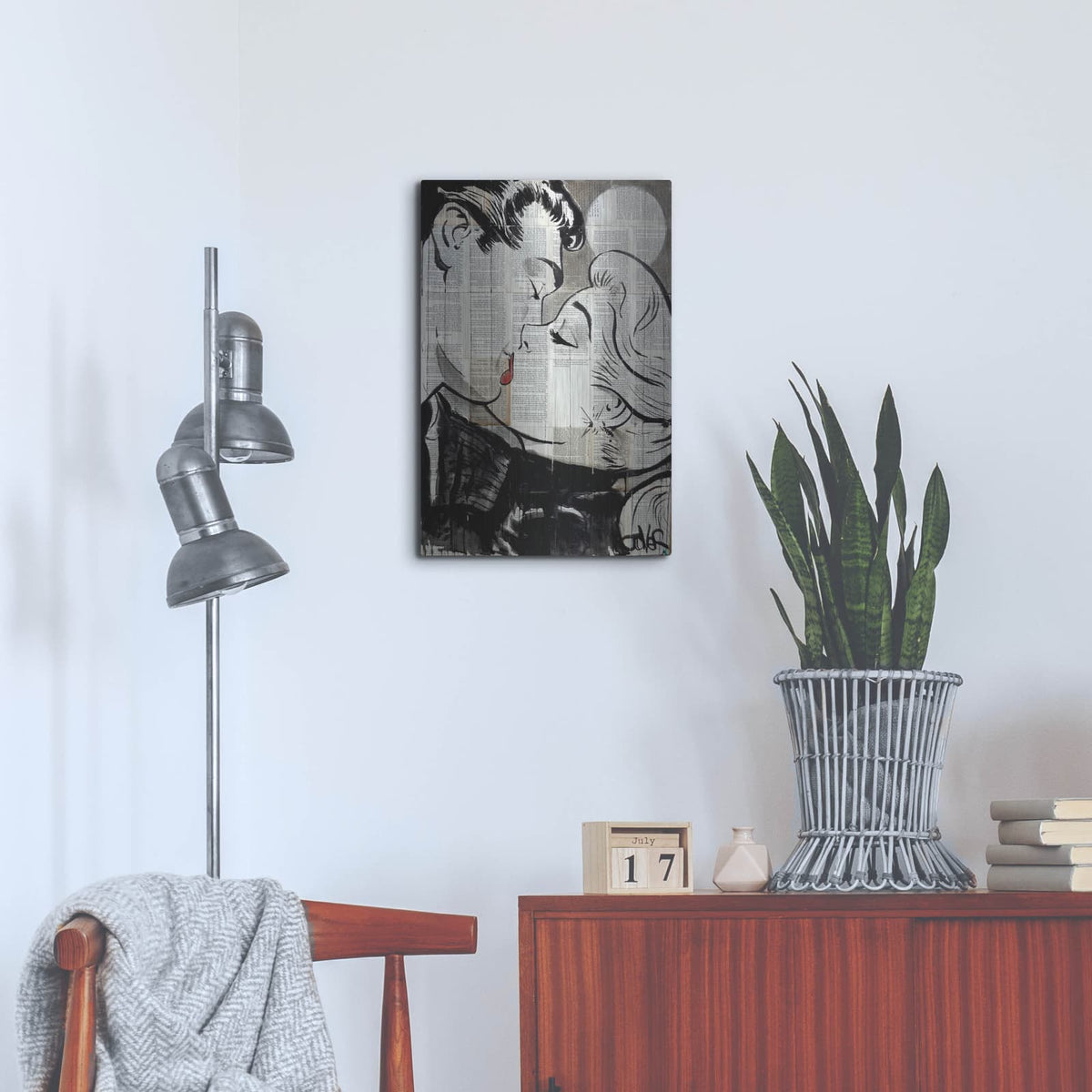 'Pop Kiss' by Loui Jover – Metal Wall Art, 16x24 room view