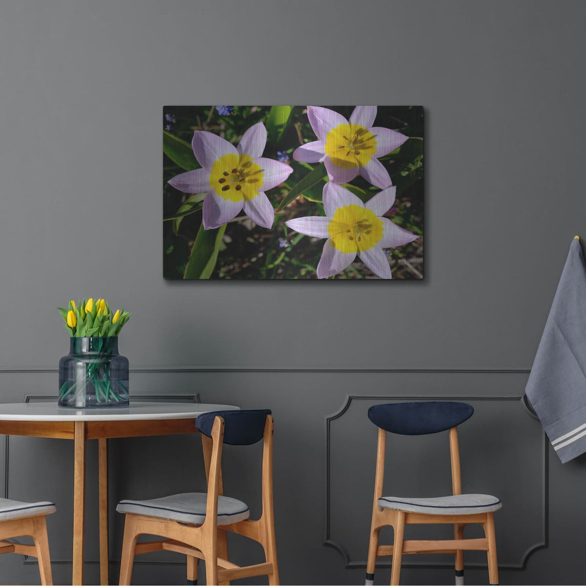 'Flowers Iii' by Luxe Portfolio – Metal Wall Art, 36x24 room view