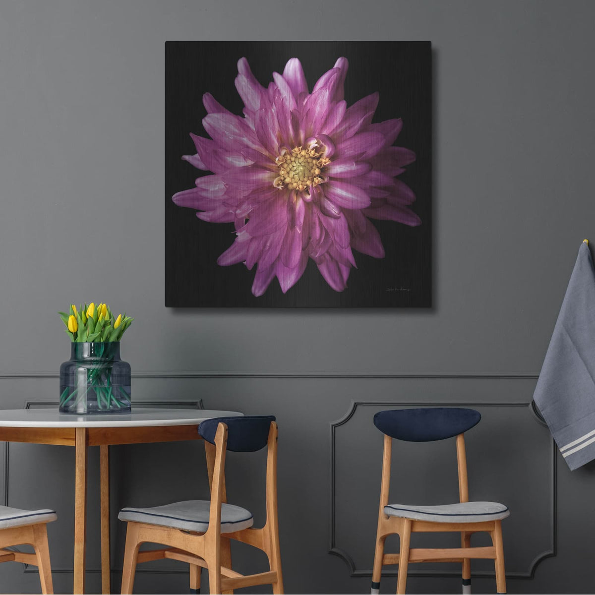 'Dahlia 5' by Debra Van Swearingen – Metal Wall Art, 36x36 room view
