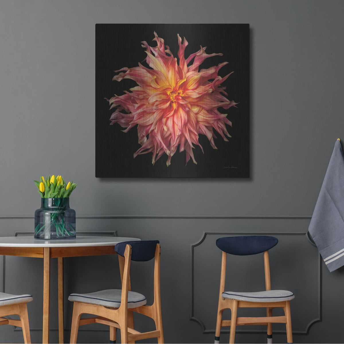 'Dahlia 6' by Debra Van Swearingen – Metal Wall Art, 36x36 room view