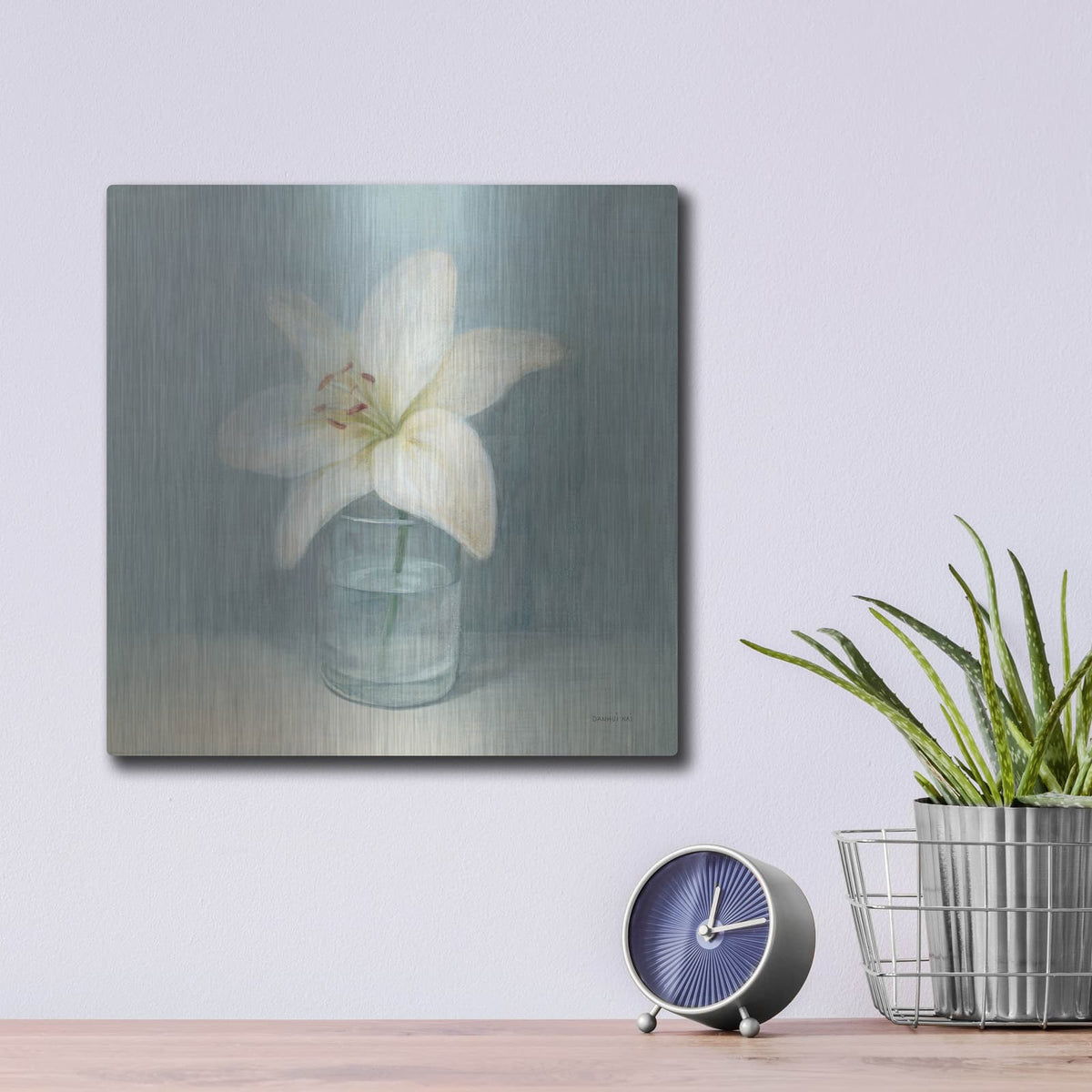'Single White Lily' by Danhui Nai – Metal Wall Art, 12x12 room view