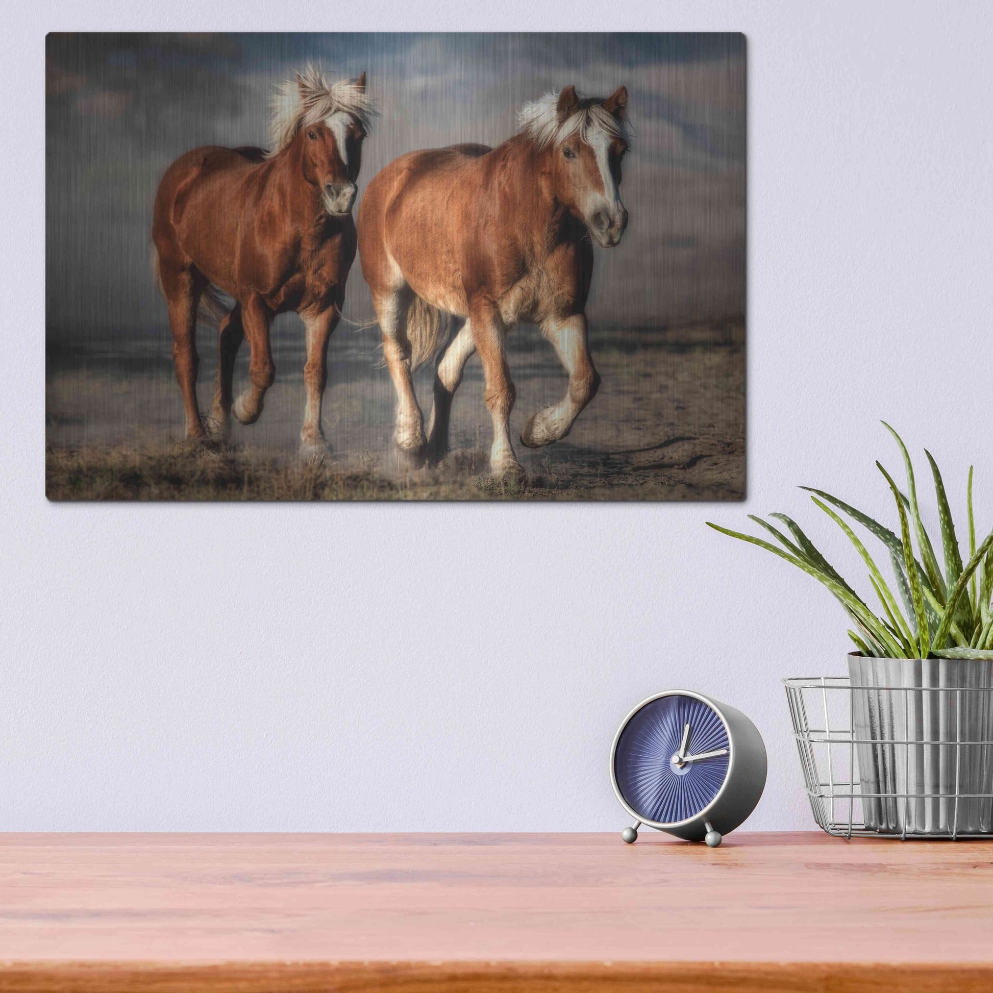 Luxe Metal Art 'Trotting,', Metal Wall Art,16x12