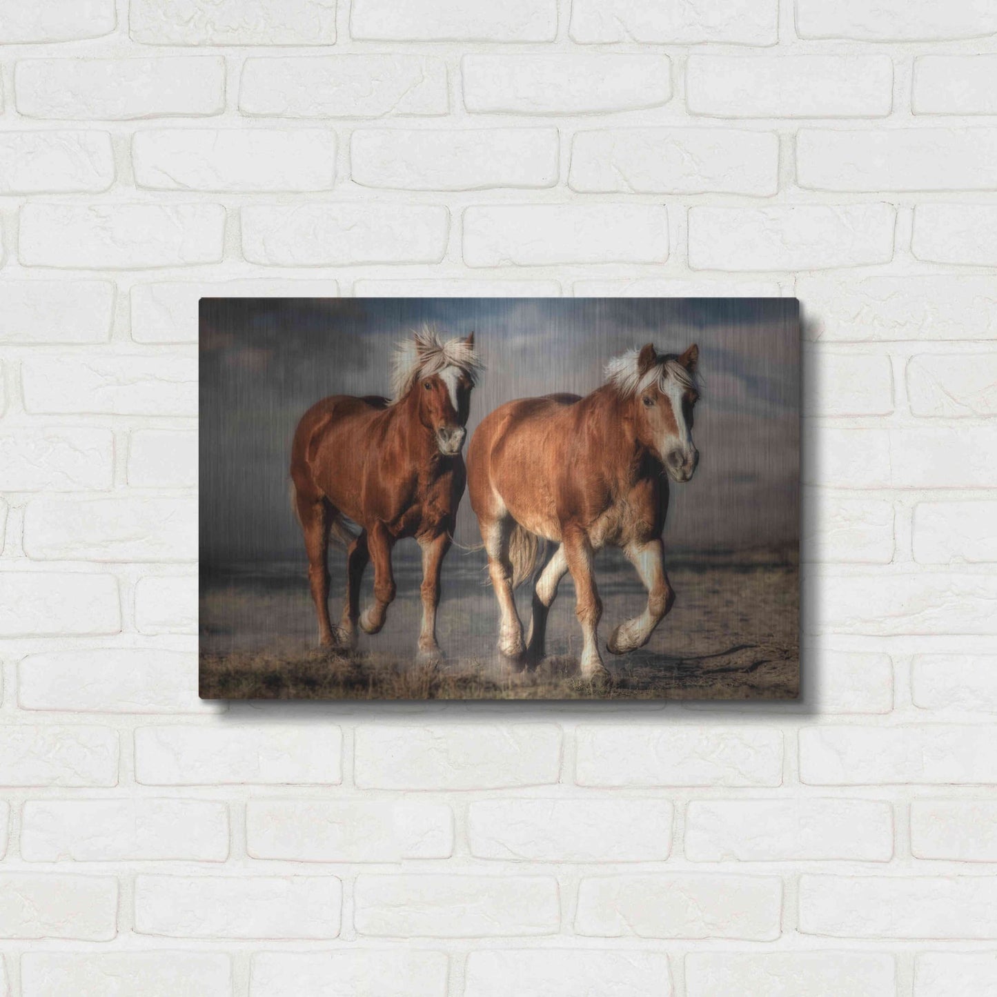 Luxe Metal Art 'Trotting,', Metal Wall Art,24x16