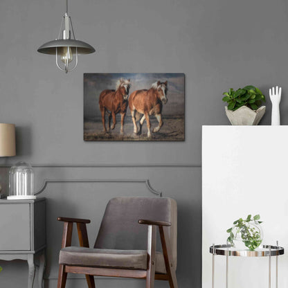 Luxe Metal Art 'Trotting,', Metal Wall Art,24x16