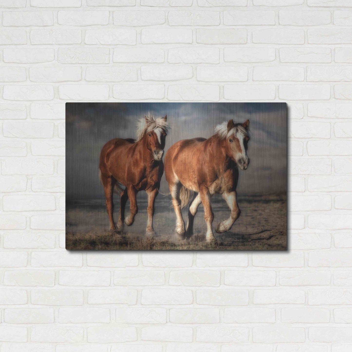 Luxe Metal Art 'Trotting,', Metal Wall Art,36x24