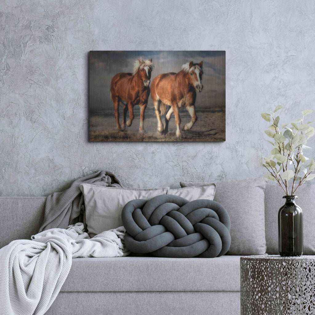 Luxe Metal Art 'Trotting,', Metal Wall Art,36x24