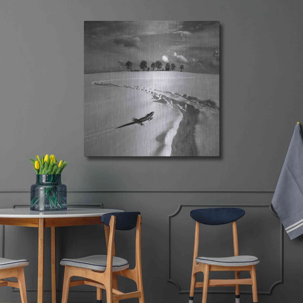 'Snowy Lizard' by Dariusz Klimczak – Metal Wall Art, 36x36 room view