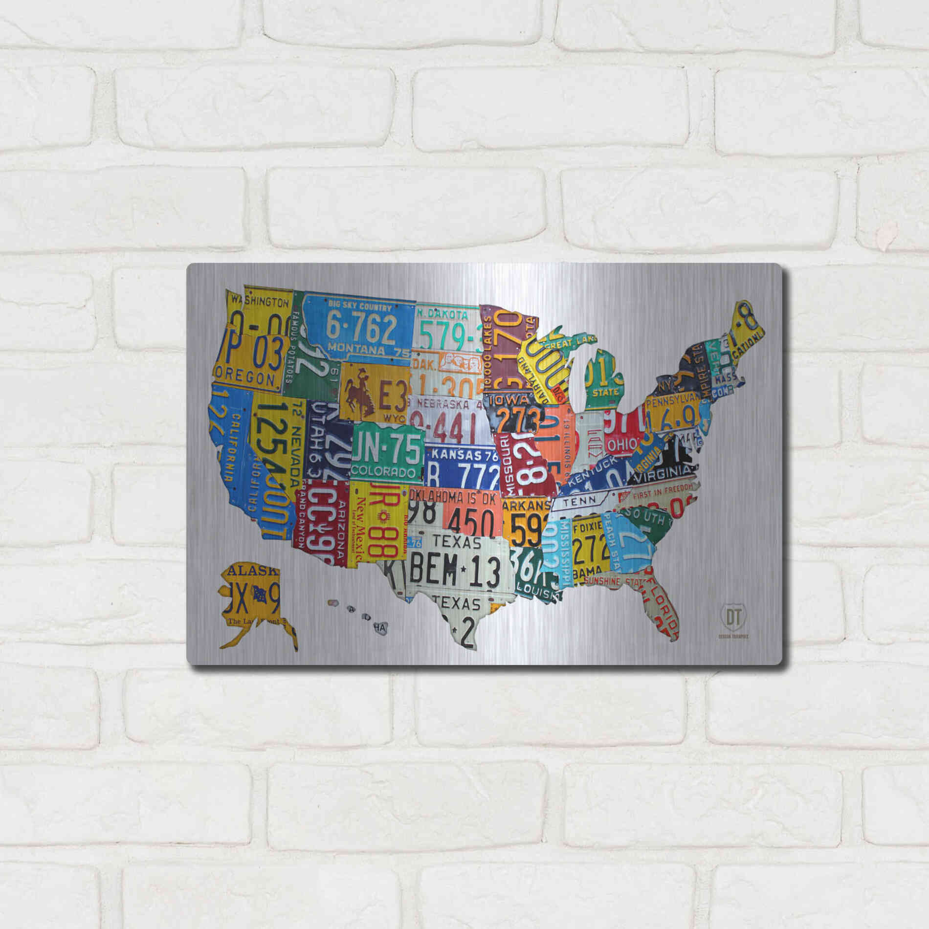Luxe Metal Art 'License Plate Map USA on Wood' by Design Turnpike, Metal Wall Art,16x12