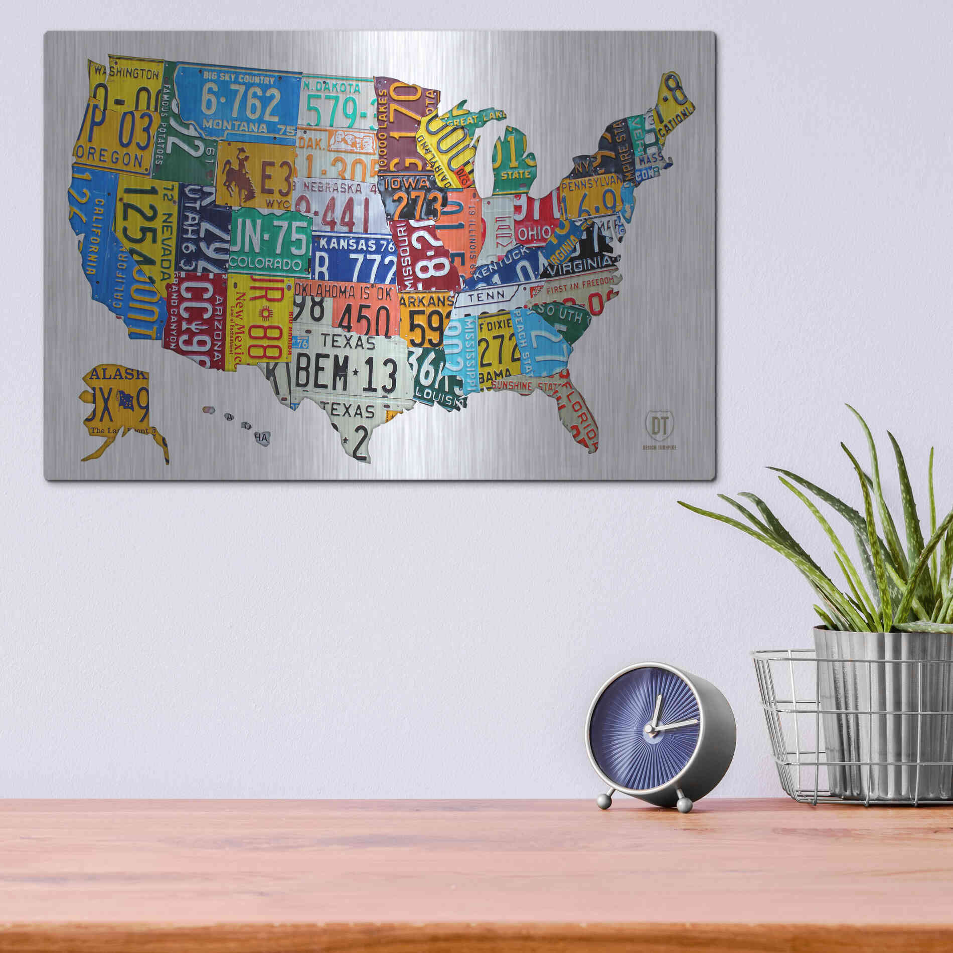 Luxe Metal Art 'License Plate Map USA on Wood' by Design Turnpike, Metal Wall Art,16x12