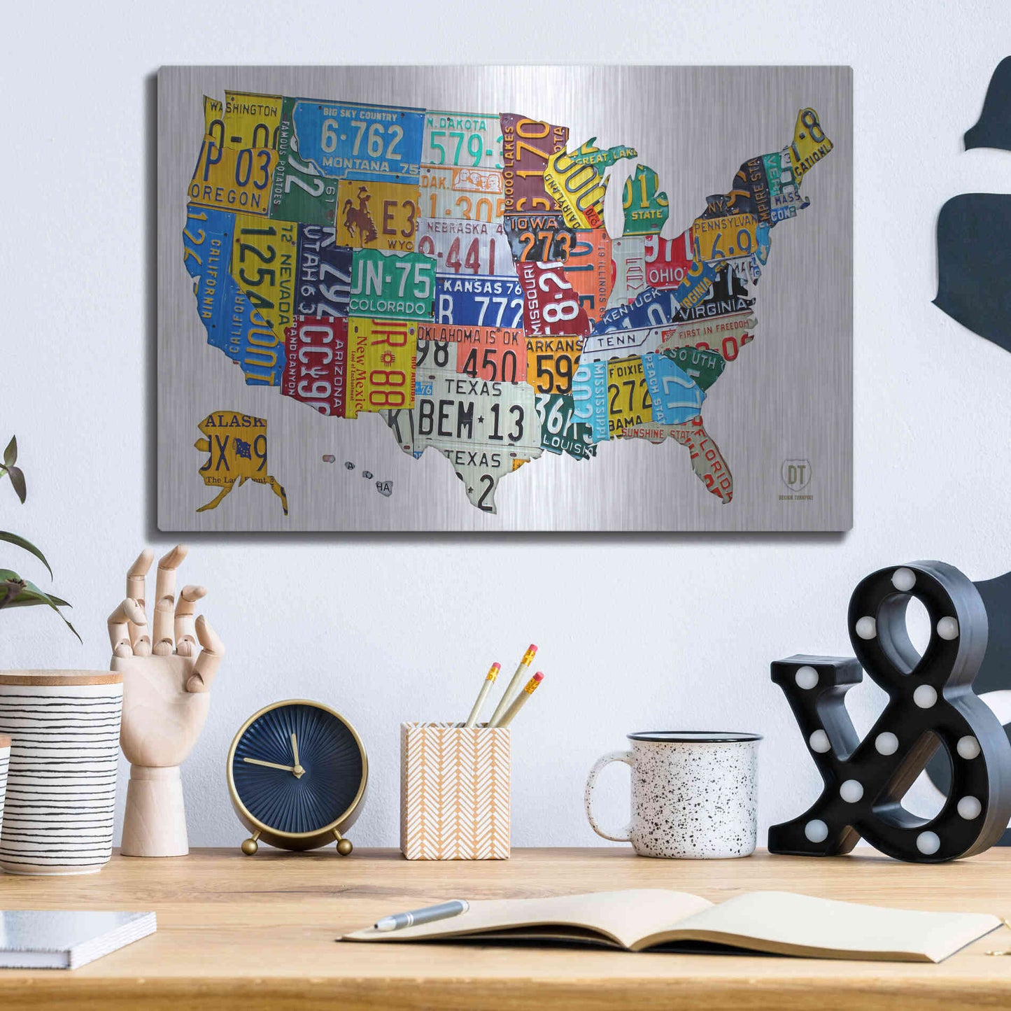 Luxe Metal Art 'License Plate Map USA on Wood' by Design Turnpike, Metal Wall Art,16x12