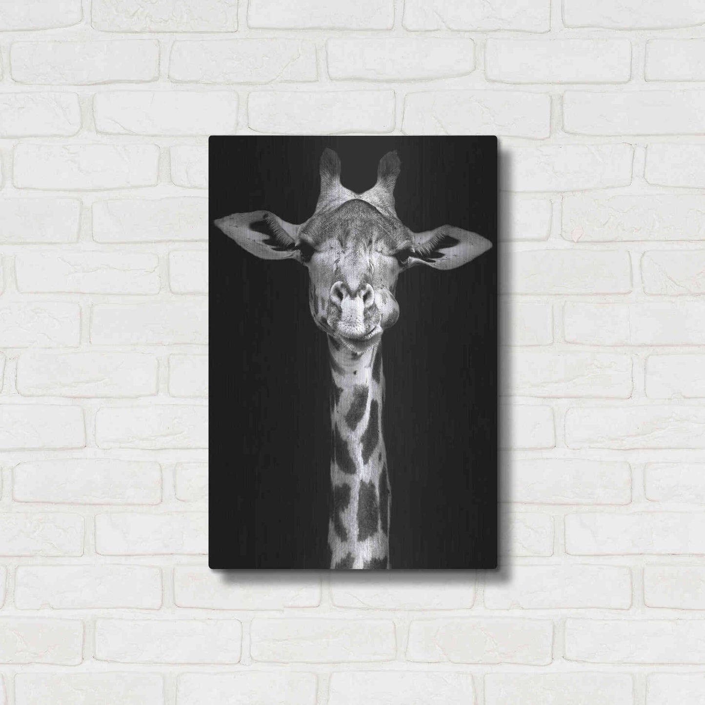 Luxe Metal Art 'Giraffe' by Incado, Metal Wall Art,16x24