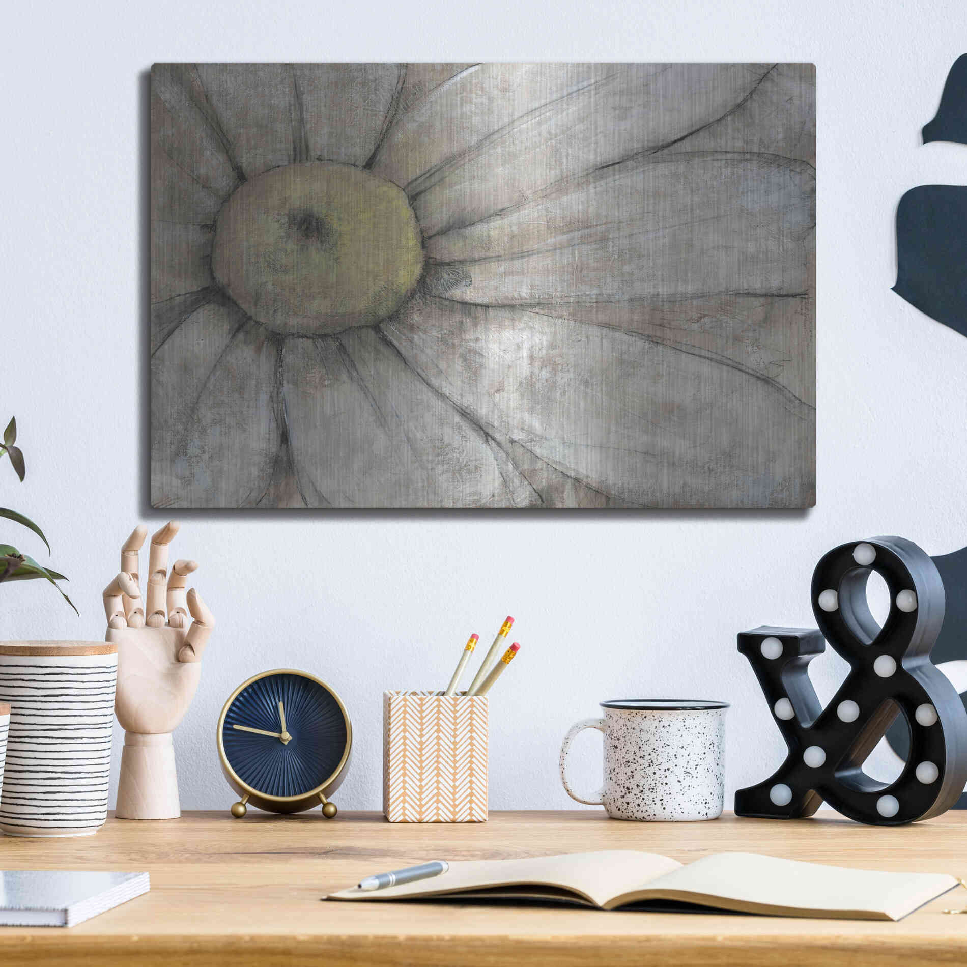 Luxe Metal Art 'Close-Up Daisy I' by Tim O'Toole, Metal Wall Art,16x12