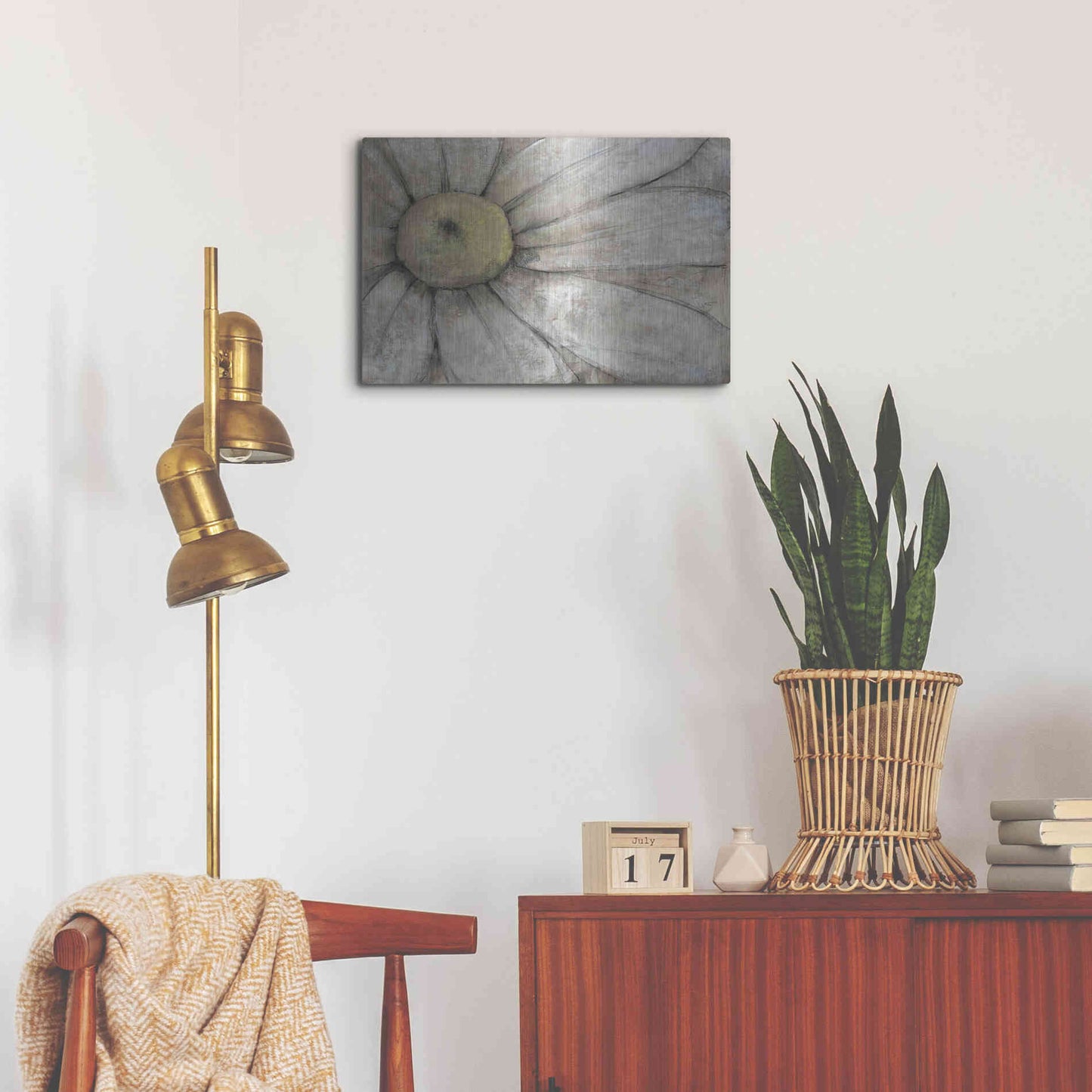 Luxe Metal Art 'Close-Up Daisy I' by Tim O'Toole, Metal Wall Art,24x16