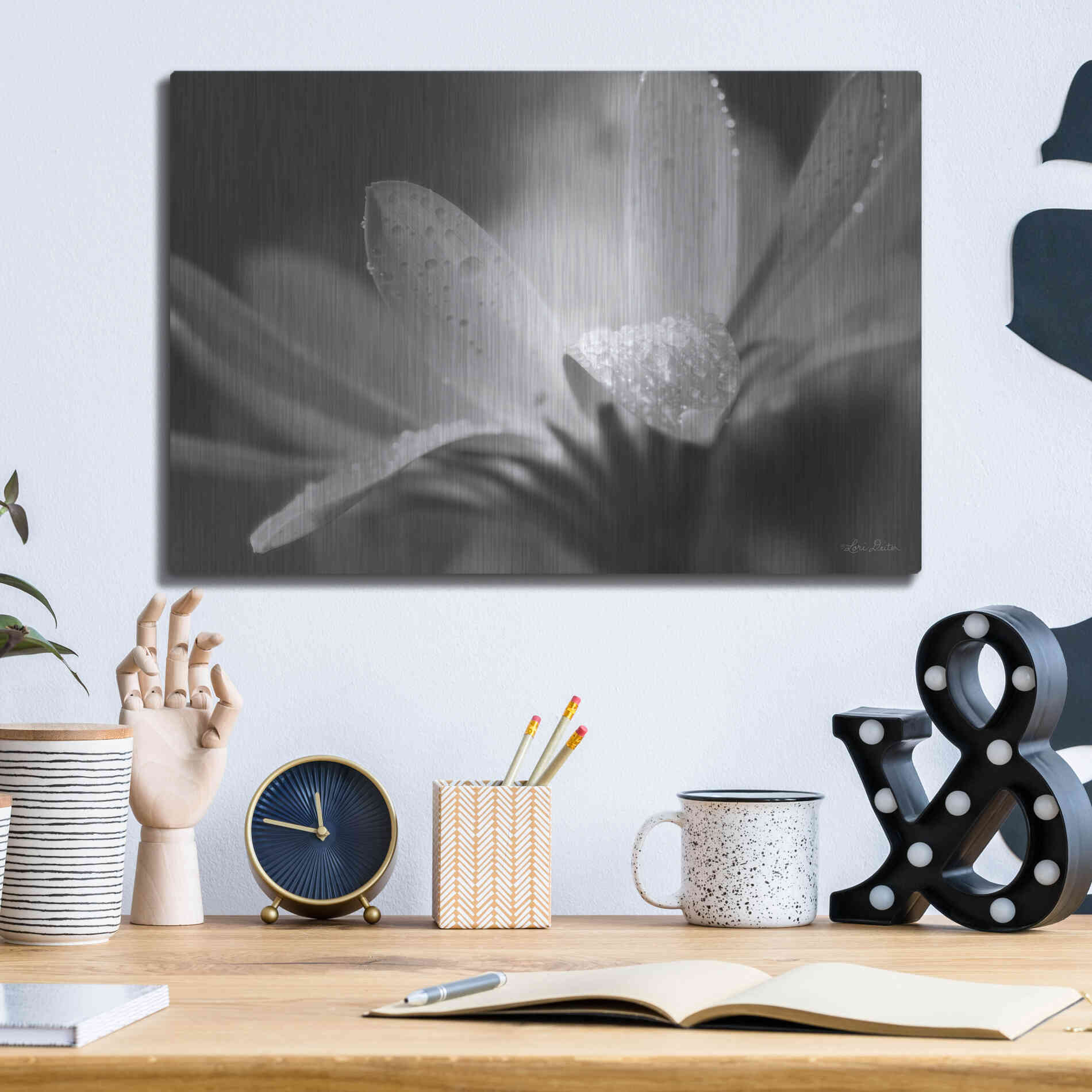 Luxe Metal Art 'Daisy' by Lori Deiter, Metal Wall Art,16x12