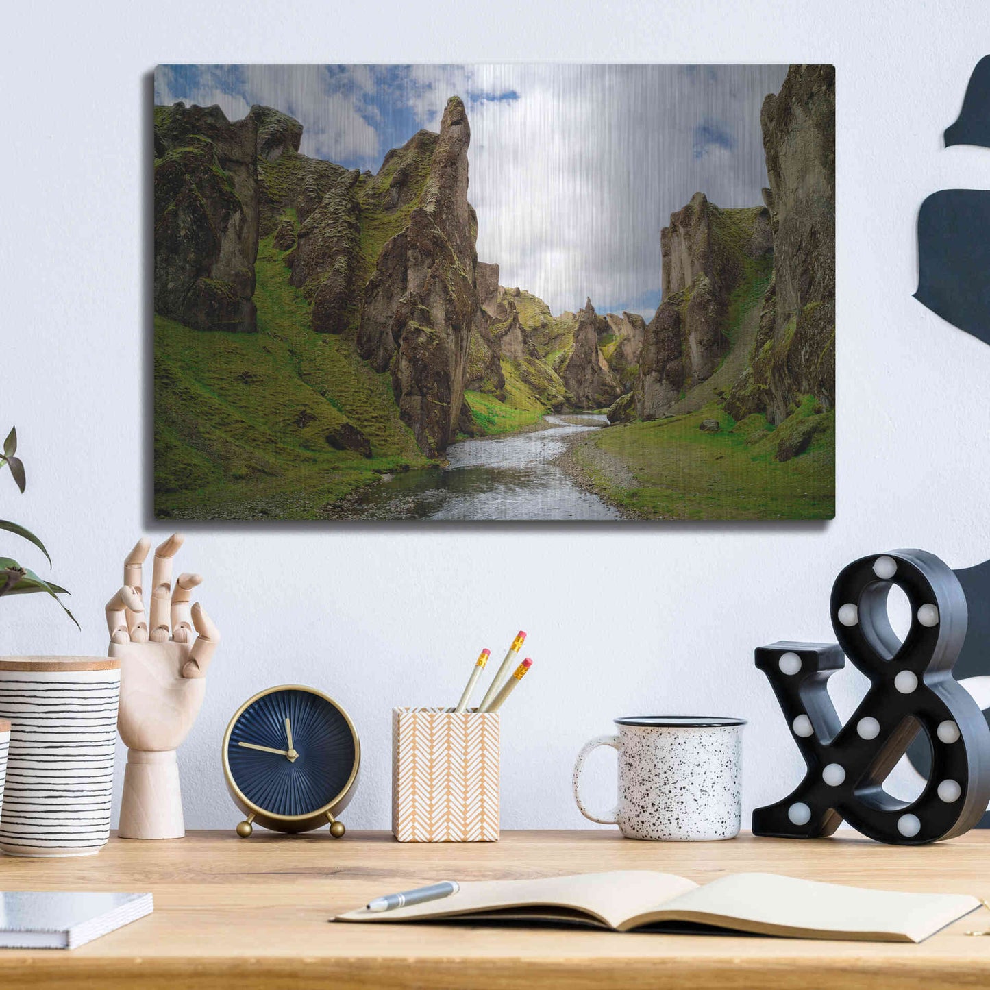 Luxe Metal Art 'Middle Earth' Metal Wall Art,16x12