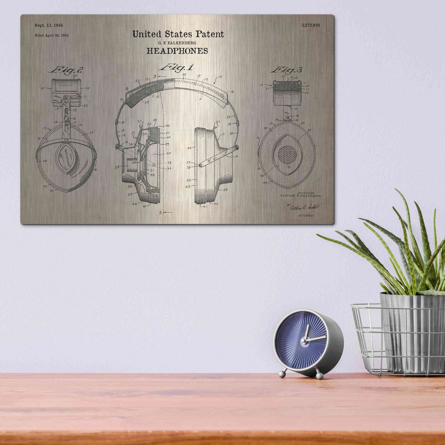 Luxe Metal Art 'Headphones Blueprint Patent Parchment' Metal Wall Art,16x12