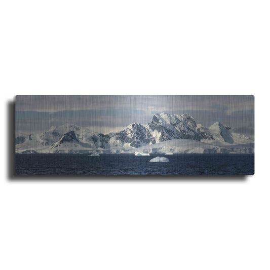 Luxe Metal Art 'Frigid Coastline,', Metal Wall Art,3:1 L